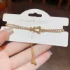 Europa y américa luz lujo nicho diseño sentido de la moda herradura hebilla pulsera mujeres de alta clase sentido super flash 100 freestyle pulsera al por mayor Specification image
